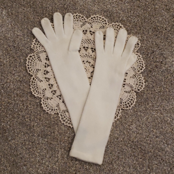 Accessories - 3/$30🌷Glamorous Gloves Winter White Warm knit